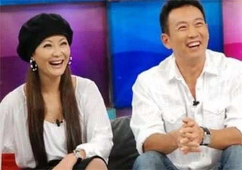 他过了10年的丁克生活,却不想妻子40岁怀孕,今却沦为女儿奴